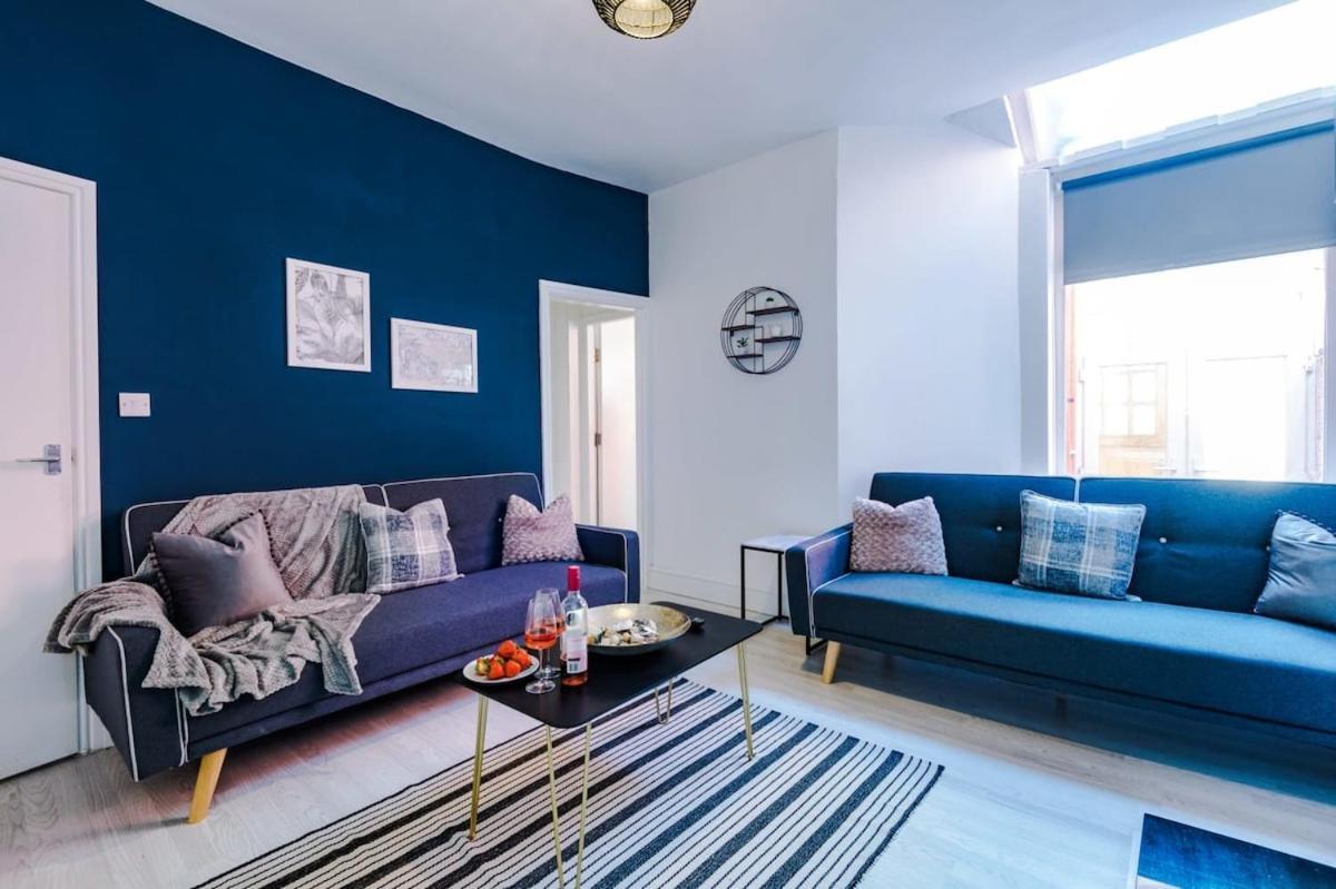 מנצ'סטר Large 4 Bedroom Home With Free Parking Near Mediacityuk מראה חיצוני תמונה