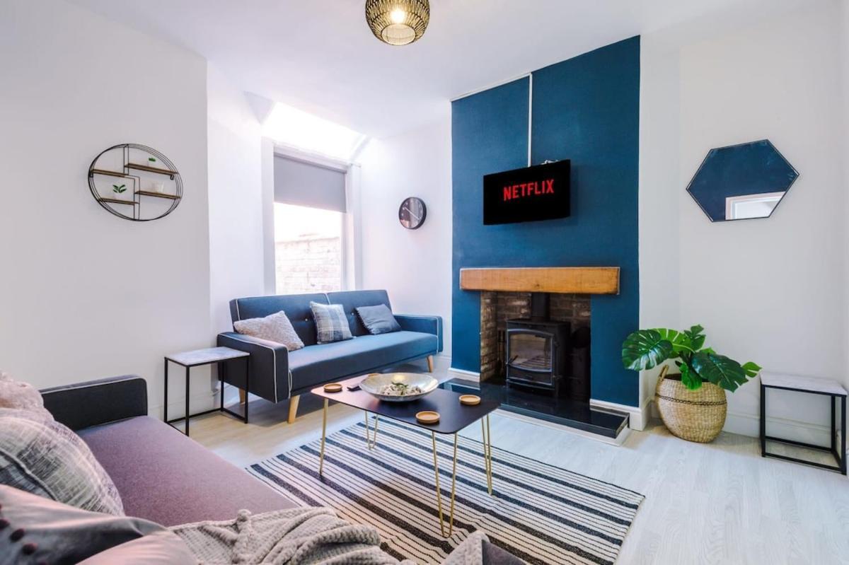 מנצ'סטר Large 4 Bedroom Home With Free Parking Near Mediacityuk מראה חיצוני תמונה
