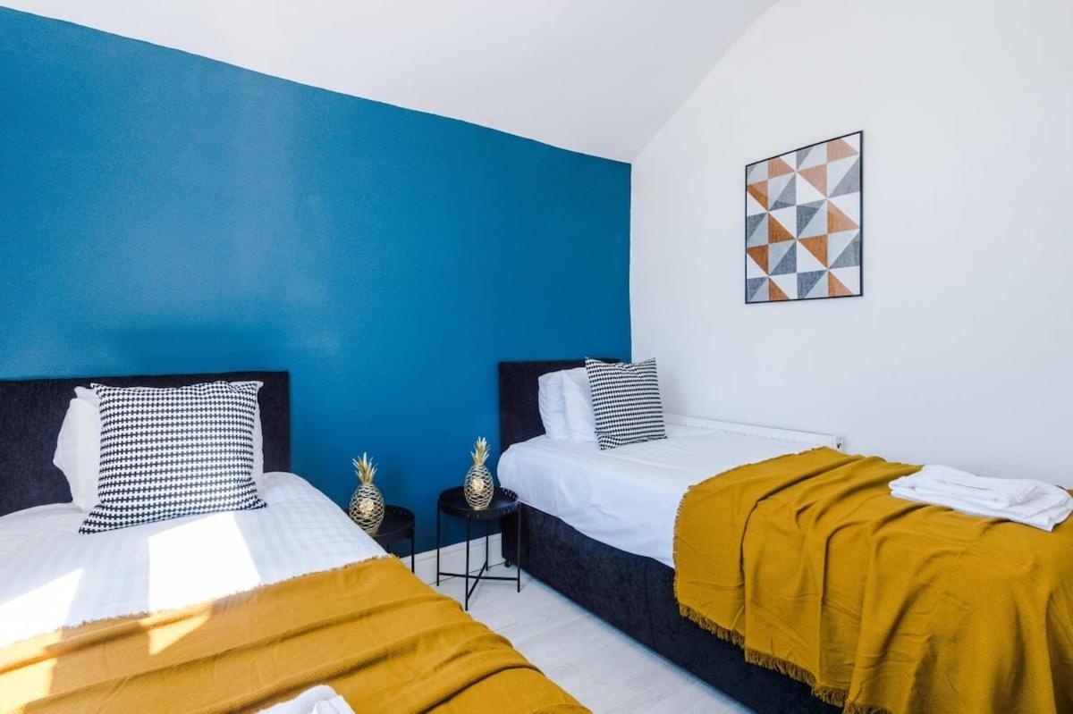 מנצ'סטר Large 4 Bedroom Home With Free Parking Near Mediacityuk מראה חיצוני תמונה