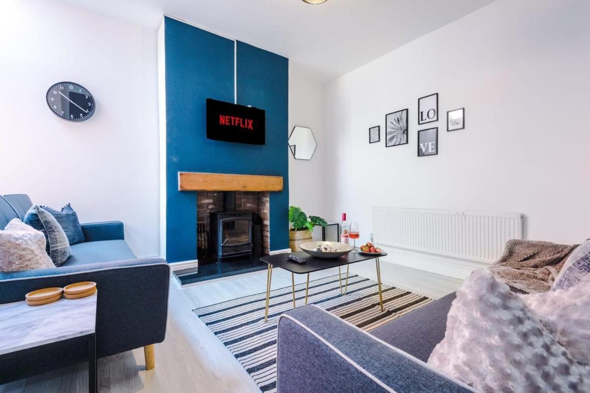 מנצ'סטר Large 4 Bedroom Home With Free Parking Near Mediacityuk מראה חיצוני תמונה
