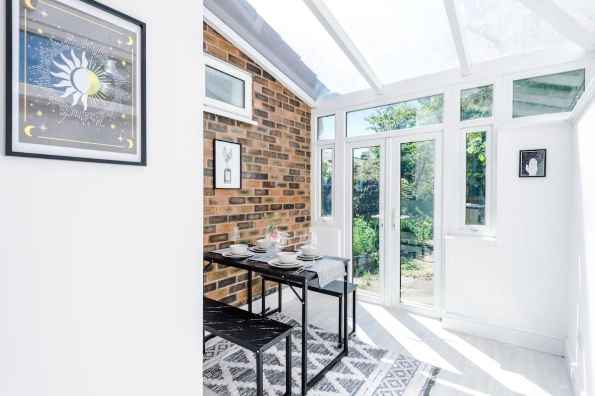 מנצ'סטר Large 4 Bedroom Home With Free Parking Near Mediacityuk מראה חיצוני תמונה
